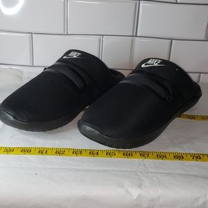 Nike Burrow Slippers